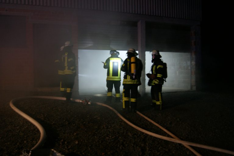Herbstübung 2018: Verpuffung in einem landwirtschaftlichen Anwesen mit eingeschlossener Person