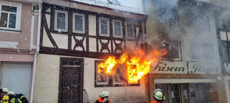 Einsatzbericht: Vollbrand eines Fachwerkhauses
